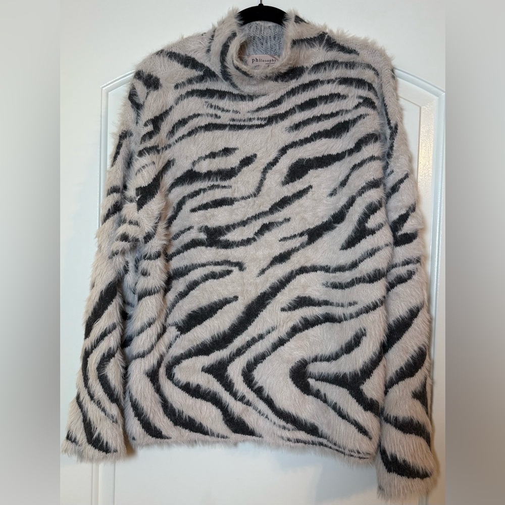 Philosophy Women's Zebra Print Sweater Light Pink Black Fuzzy Nov Fashion